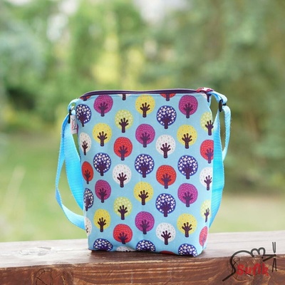 Kabelka nepromokavá crossbody A5 stromy