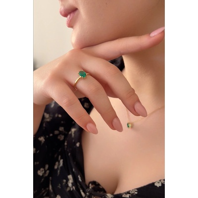 Lillian Vassago Zlatý prsten zdobený oválným zeleným zirkonem LLV22 GR306ST