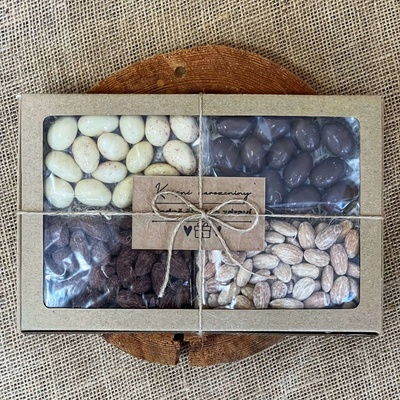 Nutworld Dárková krabička Mix K narozeninám průhledná 4 x 80 g