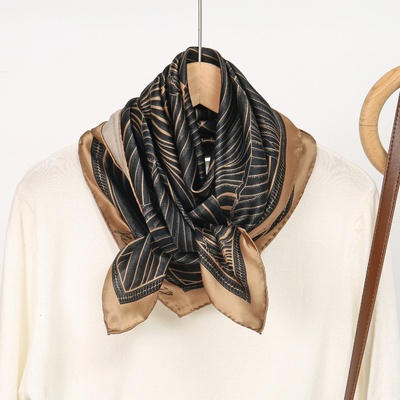 hedvábný šátek černo-bronzové ulity – Zboží Dáma
