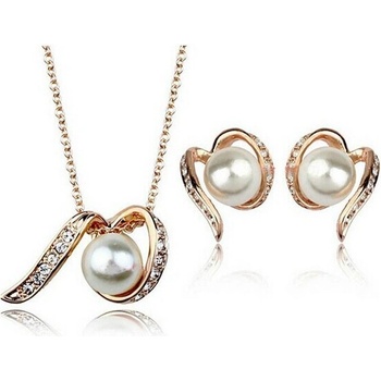 Image 1 of Перлен сет с обеци и колие