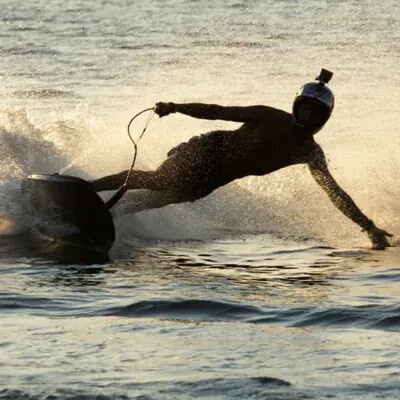 Jetsurfing