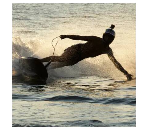 Jetsurfing