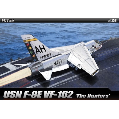 Academy Изтребител USN F-8E VF-162 " The Hunters&quot (12521)