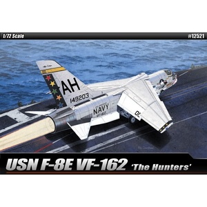 Academy Изтребител USN F-8E VF-162 " The Hunters" (12521)