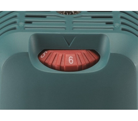 MAKITA RT0702C