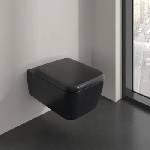 Villeroy & Boch Комплект окачена тоалетна чиния Villeroy&Boch Skyla Combi-Pack TwistFlush Rimless със седалка softclose, черно Pure Black CeramicPlus (4682CLR7)