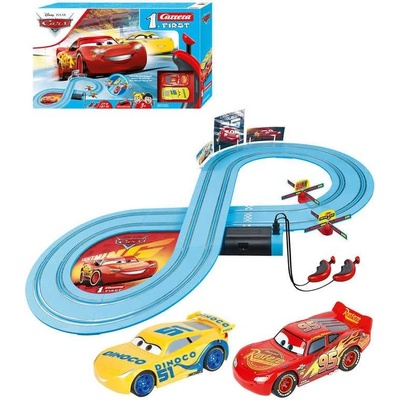 Carrera 1 First Autodráha 2,4m 2 auta Cars Power Duell 1:50 na baterie