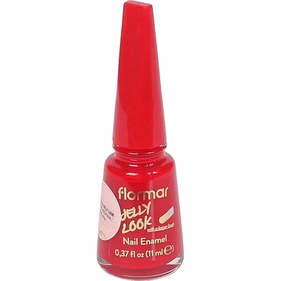 Лак за нокти в червено