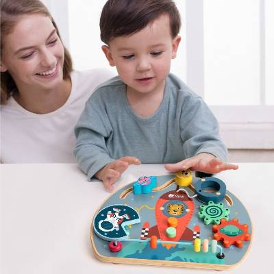 Classic World Montessori Activity board doska 6 v 1 raketa