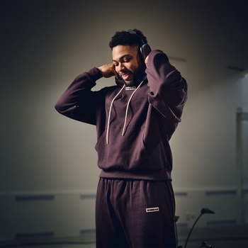 GymBeam Суичър Aura Hoodie Tee Brown S