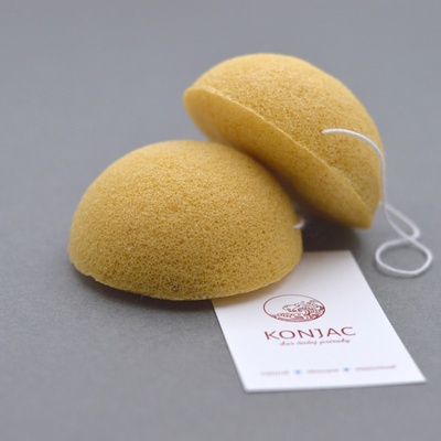 Konjac obličejová půlkulatá houbička s kurkumou žlutá – Zboží Dáma