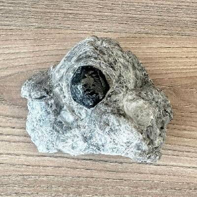 Nefertitis Obsidián Apačská slza v matrixu USA 100 NF64919 - cca 2,1 cm, 254 g