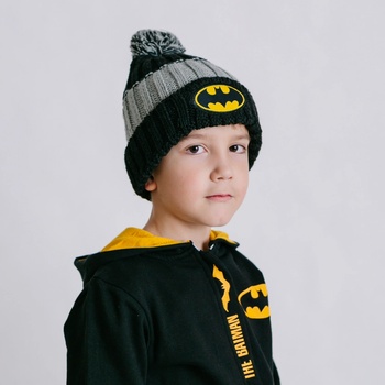 EplusM chlapčenská čiapka s brmbolcom Batman čierna
