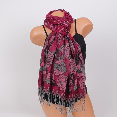 Дамски шал в тъмнорозово с рози