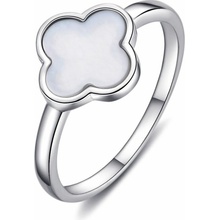 Moiss strieborný prsteň s perlou Quatrefoil R0004455 P