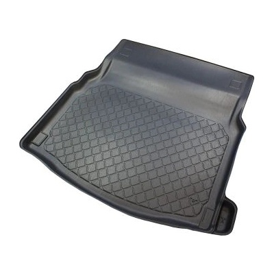 Гумирана стелка за багажник за Mercedes E-Class W213 (2016+) Limousine Sedan back seat foldable / through-loading system