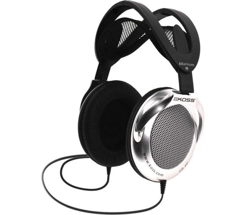 Koss UR40
