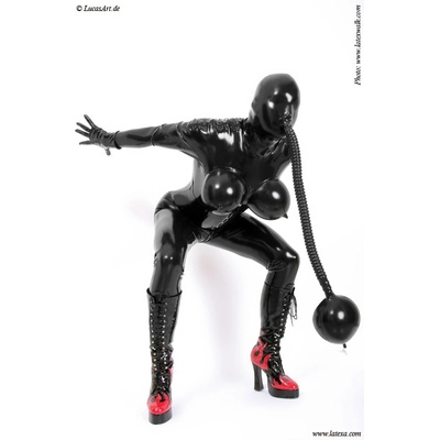 Latexová maska s vakem