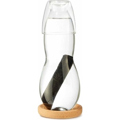 BLACK+BLUM Karafa na vodu s filtračným binchotánom a pohárikom Eau Good EC003, 800ml