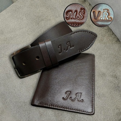 Pánský kožený set peněženka a pásek s ražbou vlastního monogramu