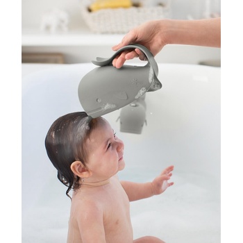 SKIP HOP Pohár na oplachovanie šampónu Moby šedý