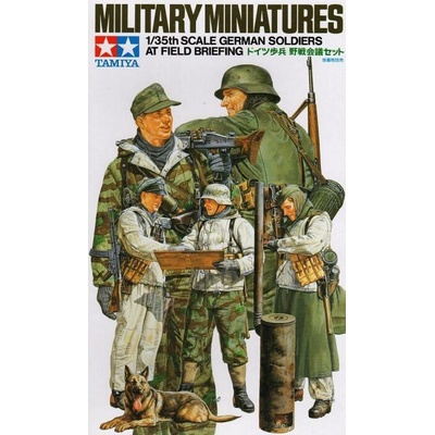 Tamiya German Soldiers At Field Briefing 1:35