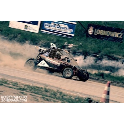 Jízda v závodní buggy