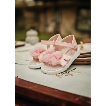 Mayoral Сандали за бебе момиче в прасковен цвят с нежна панделка Майорал