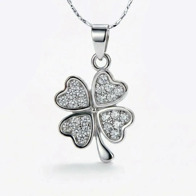 Elanis Jewel Dámský náhrdelník něžný čtyřlístek pro štěstí s krystaly Swarovski® EJ00036