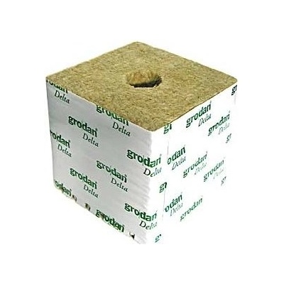 Grodan Pěstební kostka malá 75x75x65mm s malou dírou 1 ks