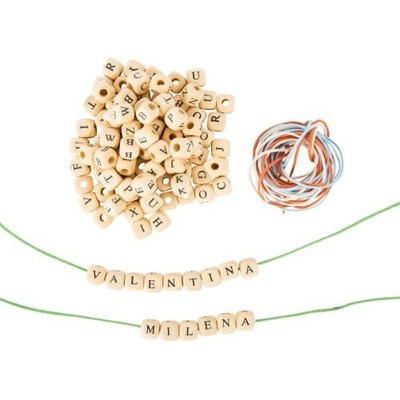 Small Foot Drevené navliekacie koráliky písmenká prírodné