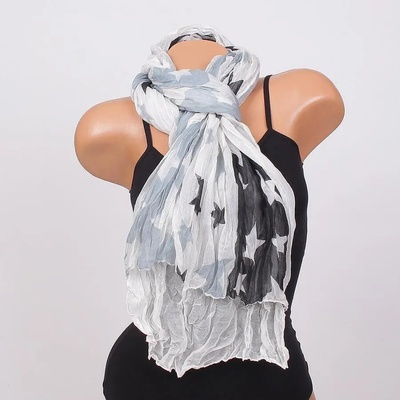 Фин шал в бяло, синьо и черно със звезди