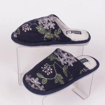 Image 1 of Плюшени пантофи в тъмносиньо с бродирани цветя