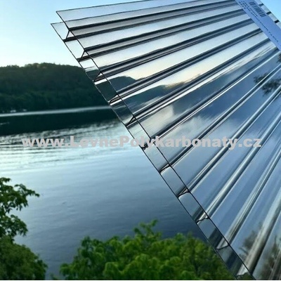 Lexan Dutinkový polykarbonát 8 mm 2UV 2/8 2,1 m x 3 m 6,3 m² bronz 1 ks