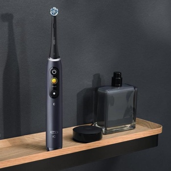 Image 1 of Oral-B iO Series 8 black onyx