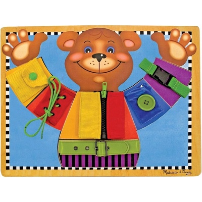 Melissa & Doug macko na obliekanie