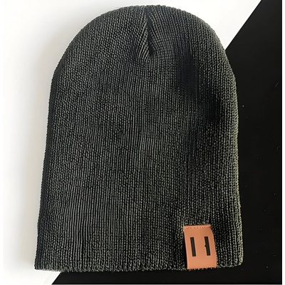 Jednobarevná dětská čepice Tm.zelená