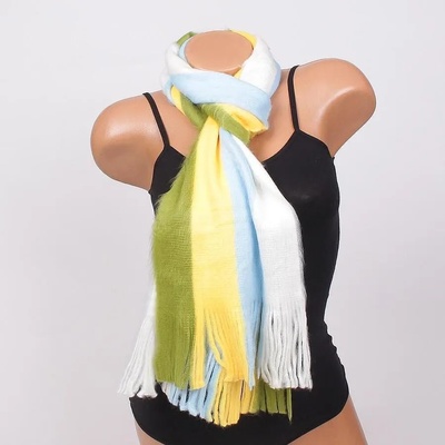 Пухкав шал в бяло, синьо, жълто и зелено