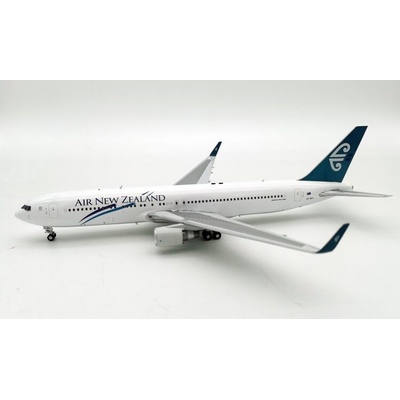 Inflight200 B767-319ERWL Air New Zealand 1996s Colors 1:200