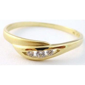 Klenoty Budín zlatý dámský prsten se třemi zirkony 223041197
