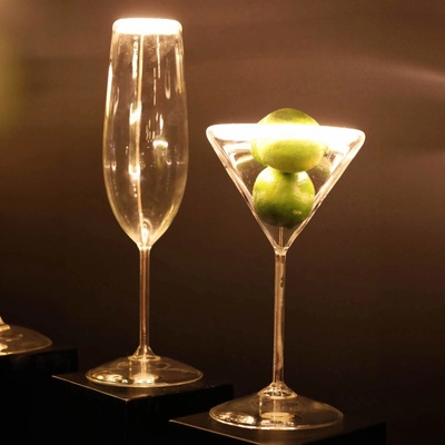Segula LED žiarovka Floating Martini, E27 6W 922 dim 55460
