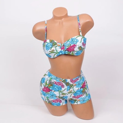 Бански с боксер с пъстър десен на сини и розови цветя