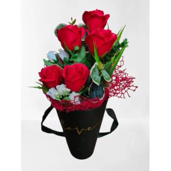 КУТИЯ , , ЛЮБОВ, , СЪС ЧЕРВЕНИ ВЕЧНИ РОЗИ