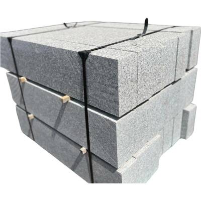 Slapaky OP7 obrubník tryskaný 12 x 25 x 80-120 cm žula 1 ks
