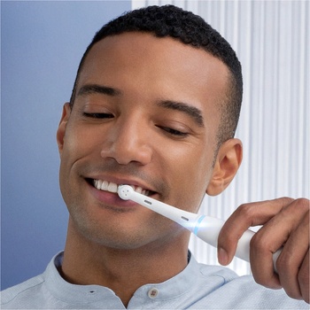 Oral-B iO Series 7 White Alabaster