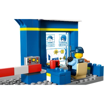 LEGO® City - Police Station Chase (60370)