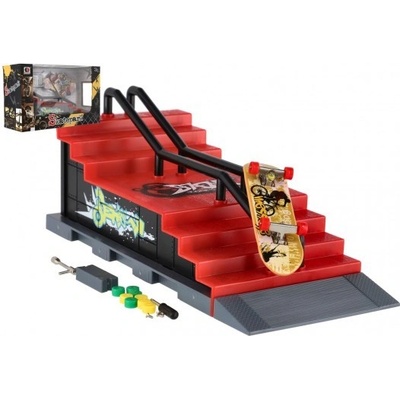 Skatepark skateboard prstový šroubovací s rampou plast 8cm s doplňky mix druhů v krabici 28x18cm