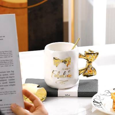 Мъг с капак и лъжица Morello - Gold Ribbon, 300 ml (G666-1)