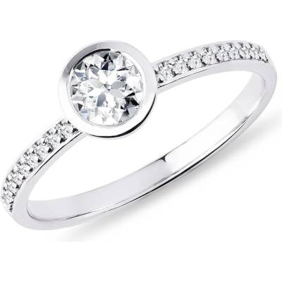 Klenota diamantový zásnubní prsten bezel v bílém zlatě k0774012
